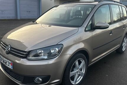 VW Touran 131.000 km 8.999 &euro; Nürtingen 72622