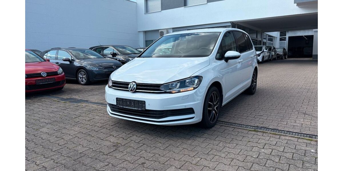 VW Touran 179.534 km 11.995 &euro; Stuttgart 70597