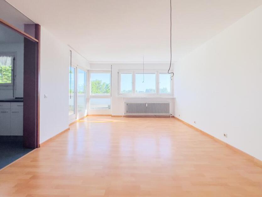 Schöne 3-Zimmer-Wohnung mit sonniger Dachterrasse & TG-Stellplatz