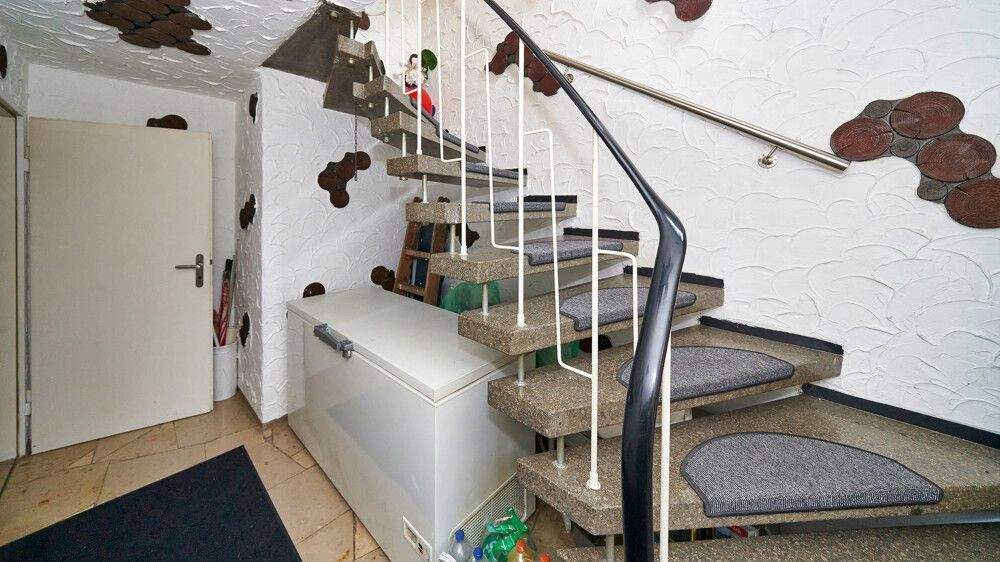 Ansprechendes Einfamilienhaus mit Garten und eigener Garage, in bester Lage von Neckarweihingen! 5 zimmer