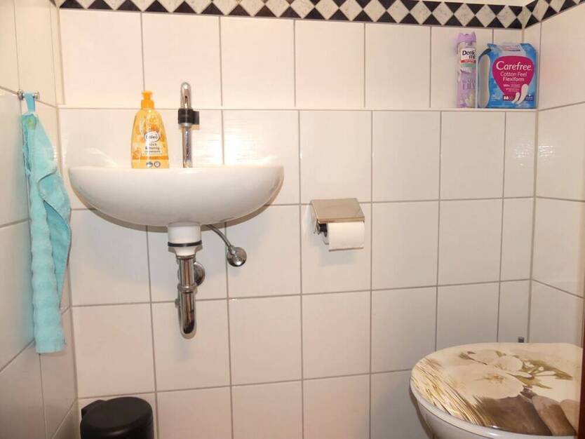 Schicke 3 Zimmer Wohnung mit einem sonnigen Balkon und PKW Stellplatz. Frei ab 01.11.2025