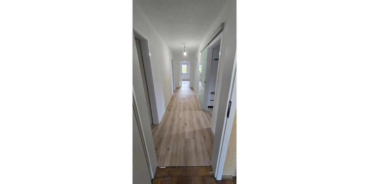 Dachgeschoßwohnung Ludwigsburg Oßweil - 4 Zimmer, 110 m&sup2;, 1.400&euro; | Angebot:26342825