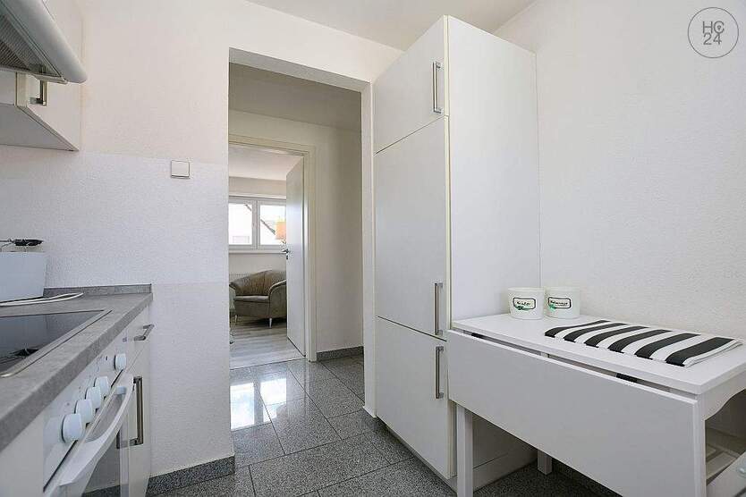 Voll möblierte Wohnung mit Stellplatz in Stuttgart Zuffenhausen nähe Porsche 2 zimmer