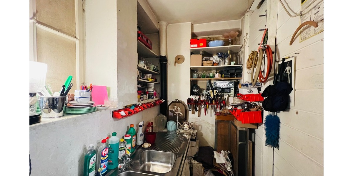 Renditestarke Kapitalanlage in Stuttgart-West: Gewerbeeinheit mit großem Gewölbekeller - Gewerbeobjekt Stuttgart-West West | Angebot:25546918