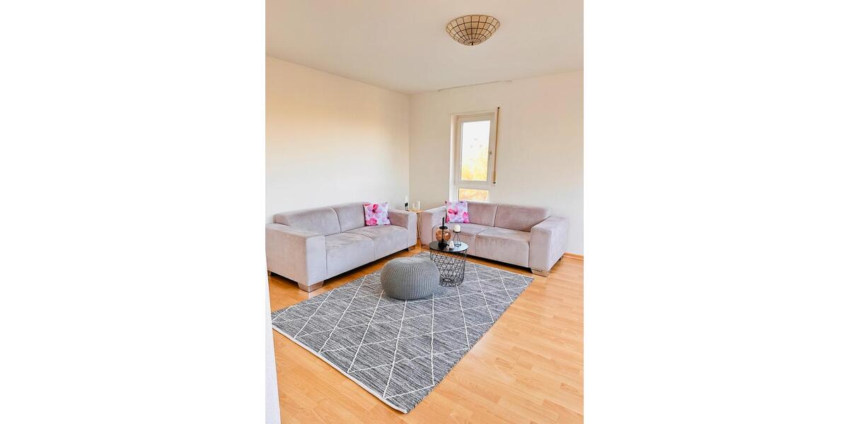 Etagenwohnung Leonberg - 2.5 Zimmer, 64 m&sup2;, 1.440&euro; | Angebot:26091645