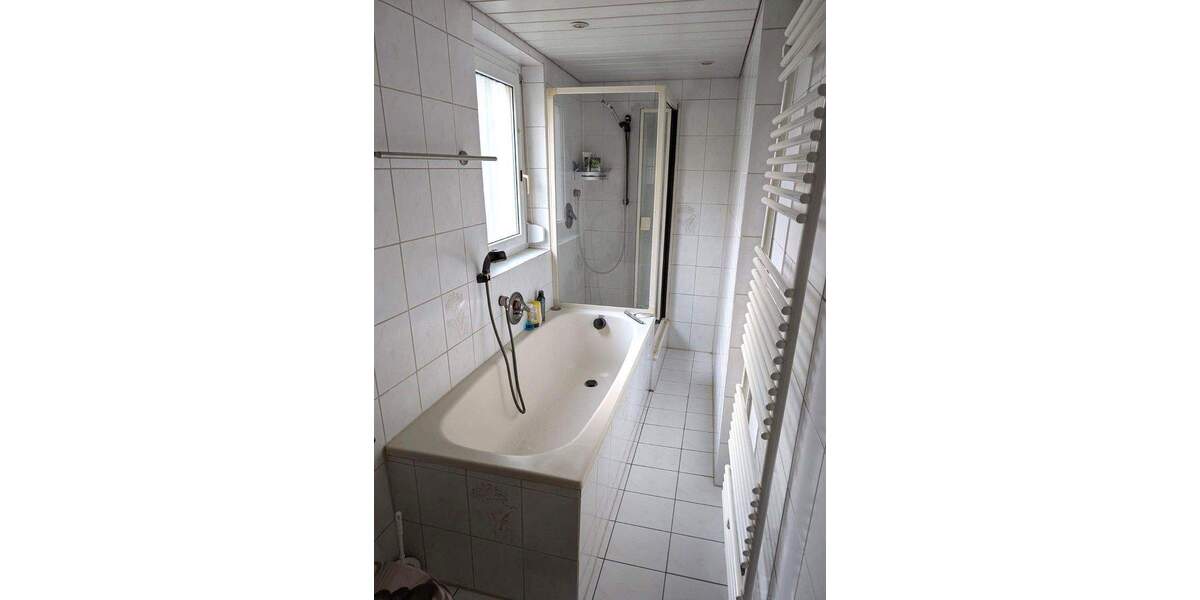 Einfamilienhaus Esslingen am Neckar (Oberesslingen) Oberesslingen - 8 Zimmer, 183 m&sup2;, 639.000&euro; | Angebot:25144407