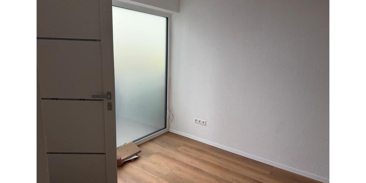 Erdgeschoßwohnung Stuttgart Luginsland - 1 Zimmer, 15 m&sup2;, 800&euro; | Angebot:26416027