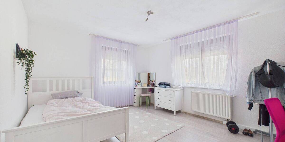 Mehrfamilienhaus, Wohnhaus Ebersbach an der Fils Ebersbach - 9 Zimmer, 190 m&sup2;, 575.000&euro; | Angebot:26794296