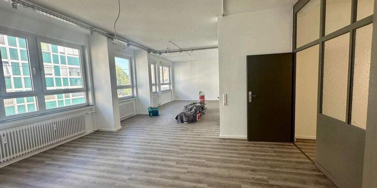 Etagenwohnung Stuttgart Ost - 3 Zimmer, 126 m&sup2;, 1.800&euro; | Angebot:25674459