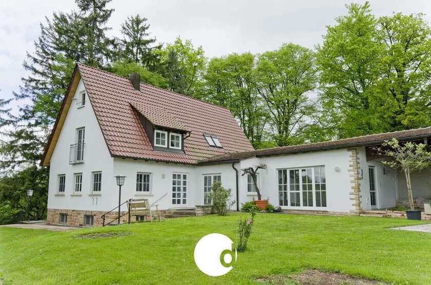 Haus zum Mieten in Esslingen am Neckar 2.930 € 172 m²