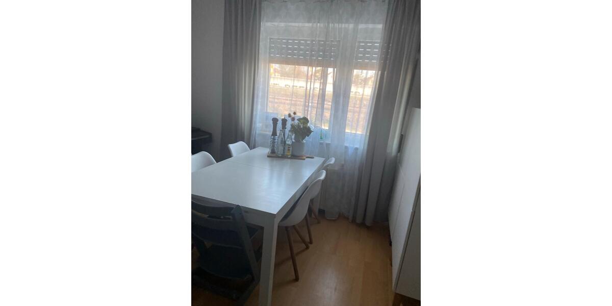Etagenwohnung Stuttgart Zuffenhausen - 3 Zimmer, 75 m&sup2;, 255.000&euro; | Angebot:26424510