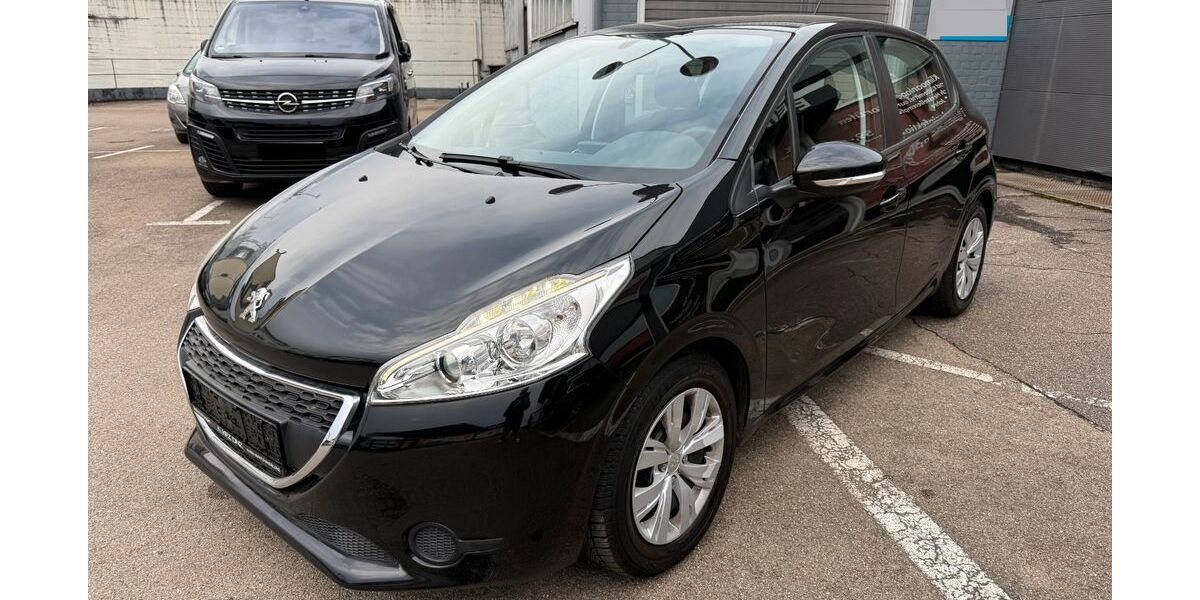 Peugeot 208 39.000 km 7.750 &euro; Münchingen 70825