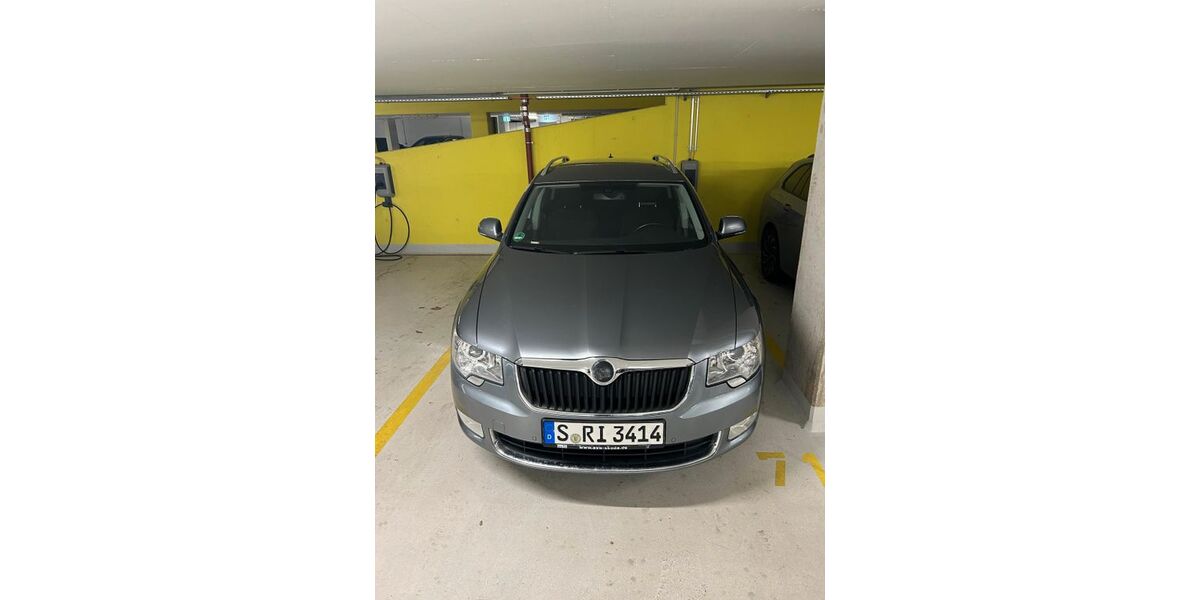 Skoda Superb 198.400 km 7.685 &euro; Stuttgart 70176