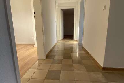 Wohnung Stuttgart Feuerbach - 3.5 Zimmer, 65 m&sup2;, 860&euro; | Angebot:27279893