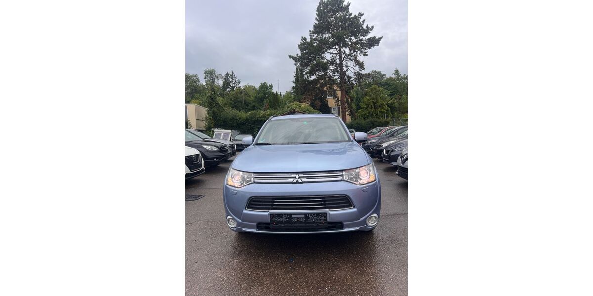 Mitsubishi Outlander 145.984 km 11.250 € Stuttgart 70376