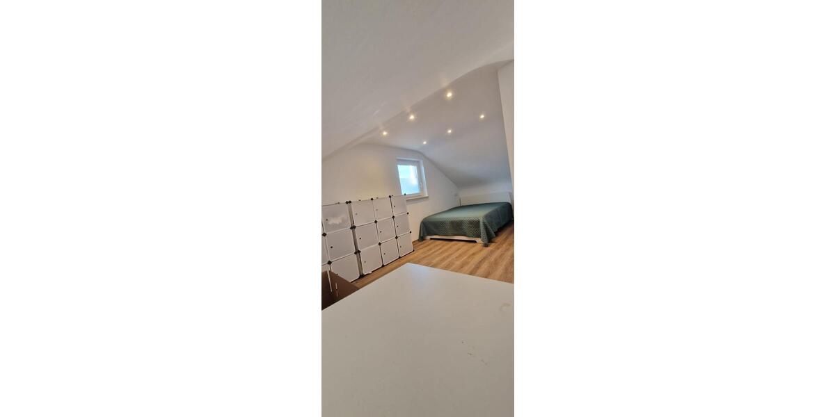 Dachgeschoßwohnung Waiblingen - 2 Zimmer, 45 m&sup2;, 950&euro; | Angebot:26705296