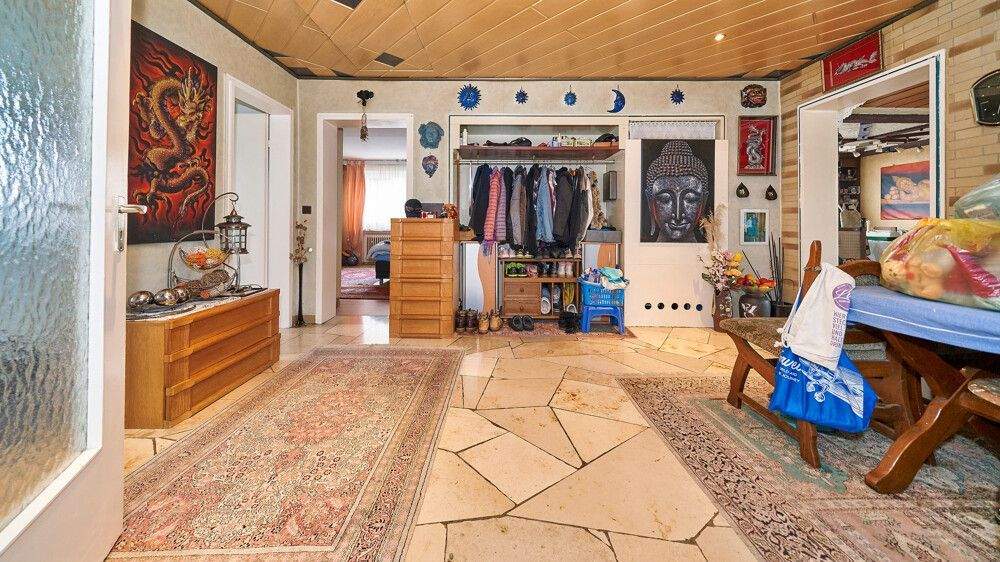 Ansprechendes Einfamilienhaus mit Garten und eigener Garage, in bester Lage von Neckarweihingen! 5 zimmer