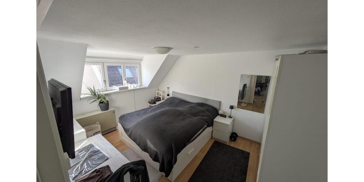 Dachgeschoßwohnung Stuttgart Sillenbuch - 3.5 Zimmer, 66 m&sup2;, 935&euro; | Angebot:26296437