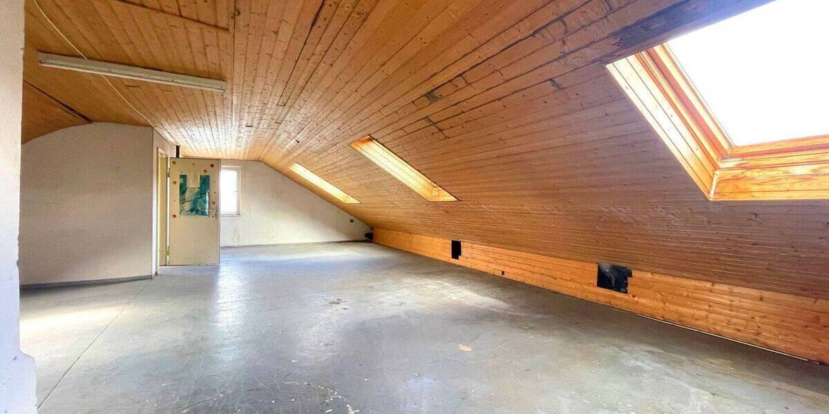 Einfamilienhaus Stuttgart Schönberg - 9 Zimmer, 250 m&sup2;, 1.200.000&euro; | Angebot:22602252