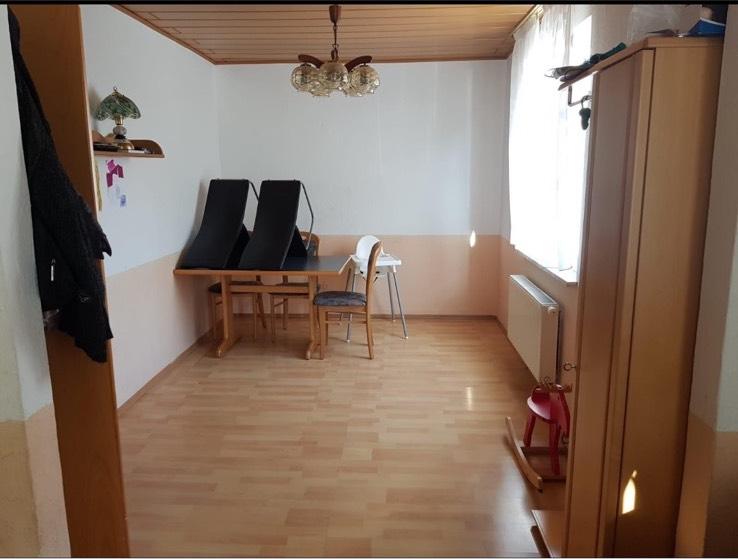 Einfamilienhaus Kornwestheim - 7 Zimmer, 160 m&sup2;, 2.050&euro; | Angebot:25363251