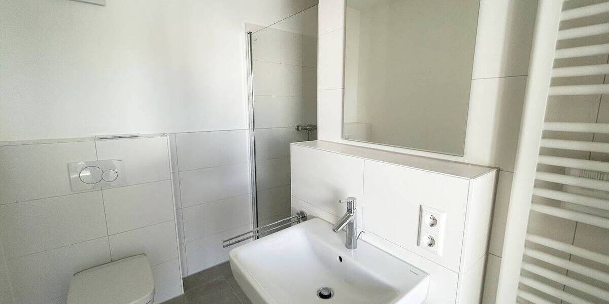 Etagenwohnung Stuttgart Untertürkheim - 3 Zimmer, 118 m&sup2;, 2.190&euro; | Angebot:23533429