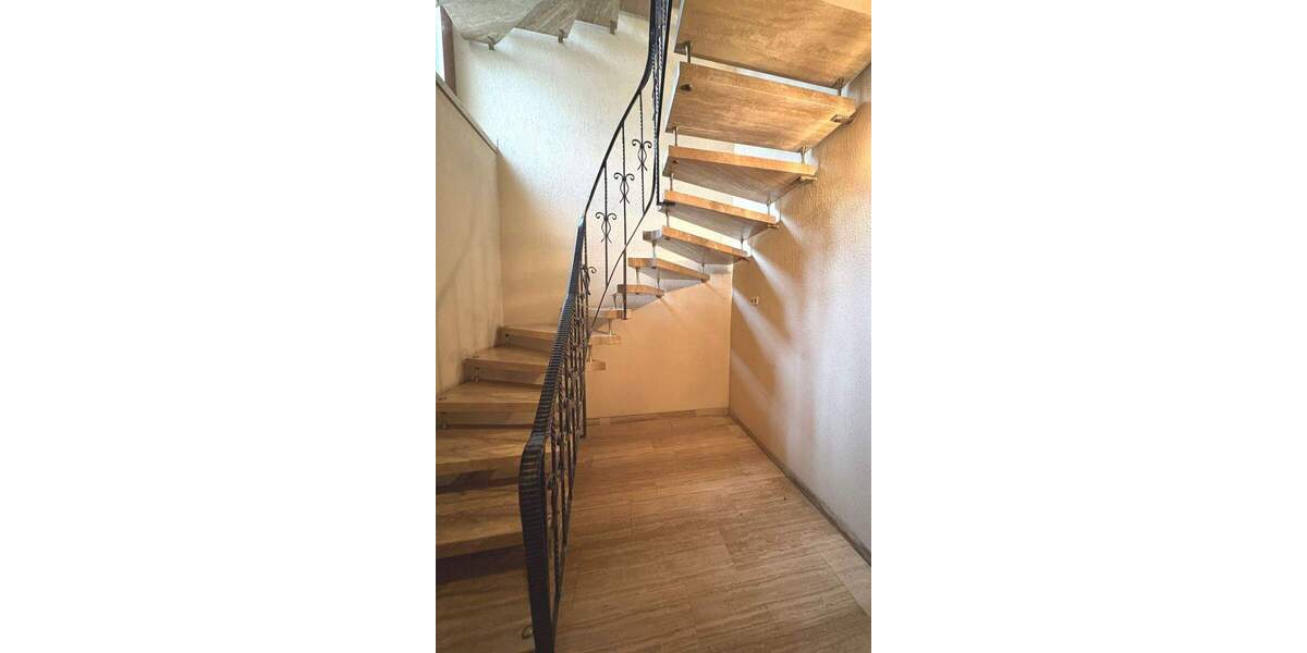 Etagenwohnung Stuttgart Zuffenhausen - 4 Zimmer, 98 m&sup2;, 490.000&euro; | Angebot:24843763