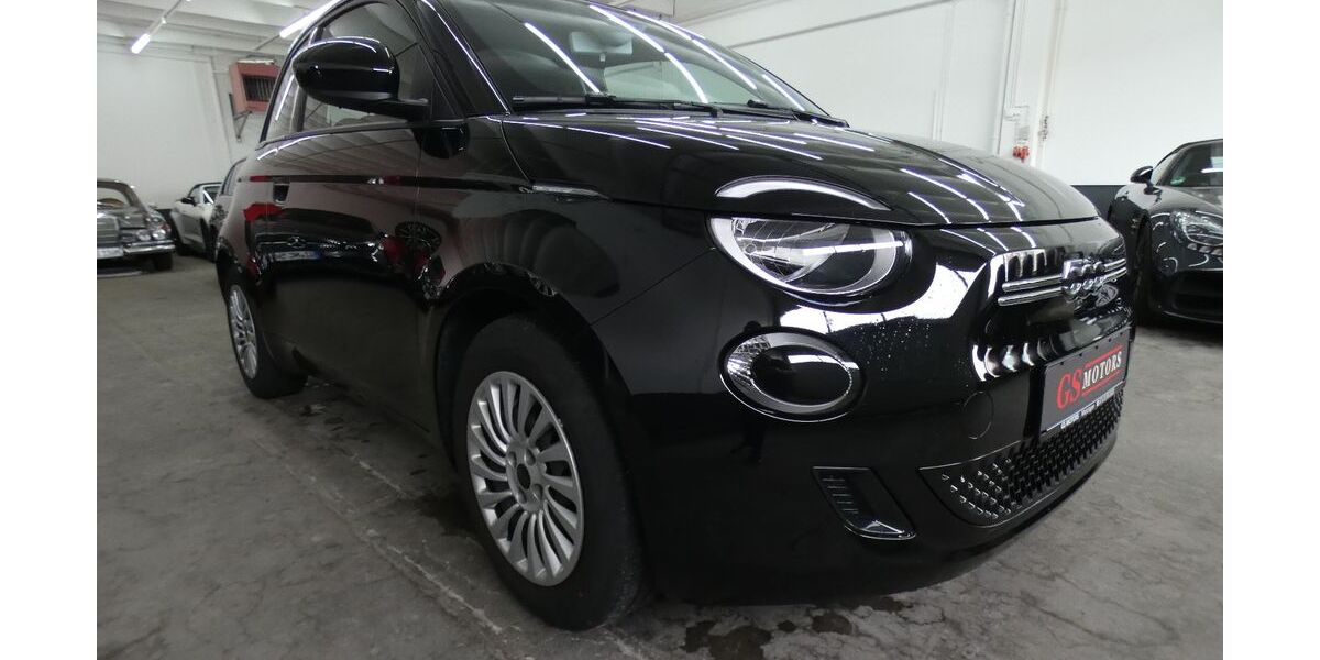 Fiat 500e 29.000 km 12.999 &euro; Metzingen 72555