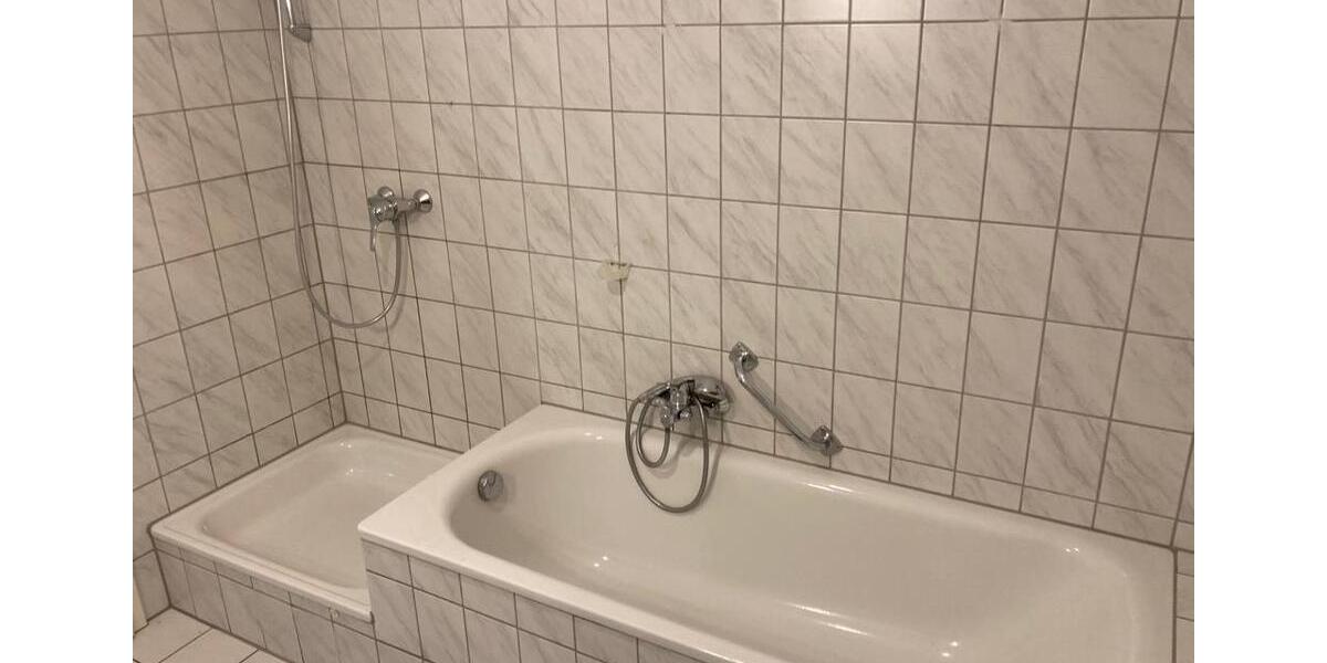 Dachgeschoßwohnung Reutlingen Altenburg - 3 Zimmer, 81 m&sup2;, 1.130&euro; | Angebot:26660149
