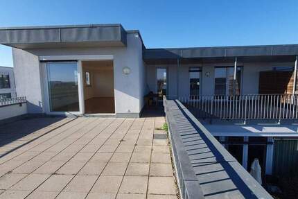 Viel Licht, toller Ausblick und großer Freibereich im Scharnhauser Park 3 zimmer