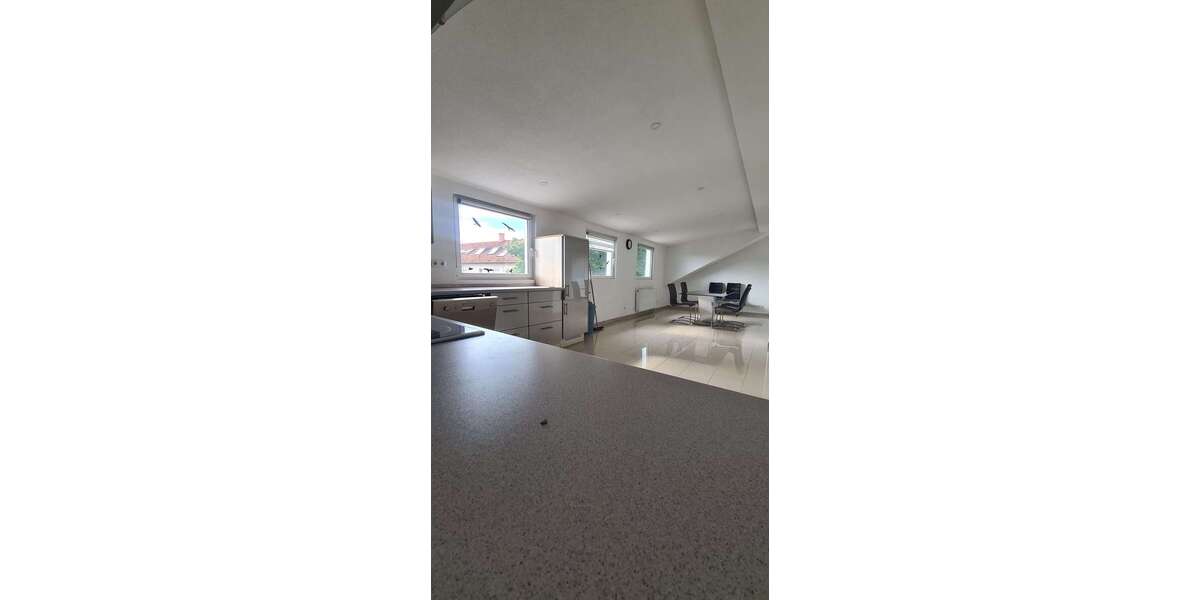 Etagenwohnung Stuttgart - 3 Zimmer, 83 m&sup2;, 1.300&euro; | Angebot:27147400