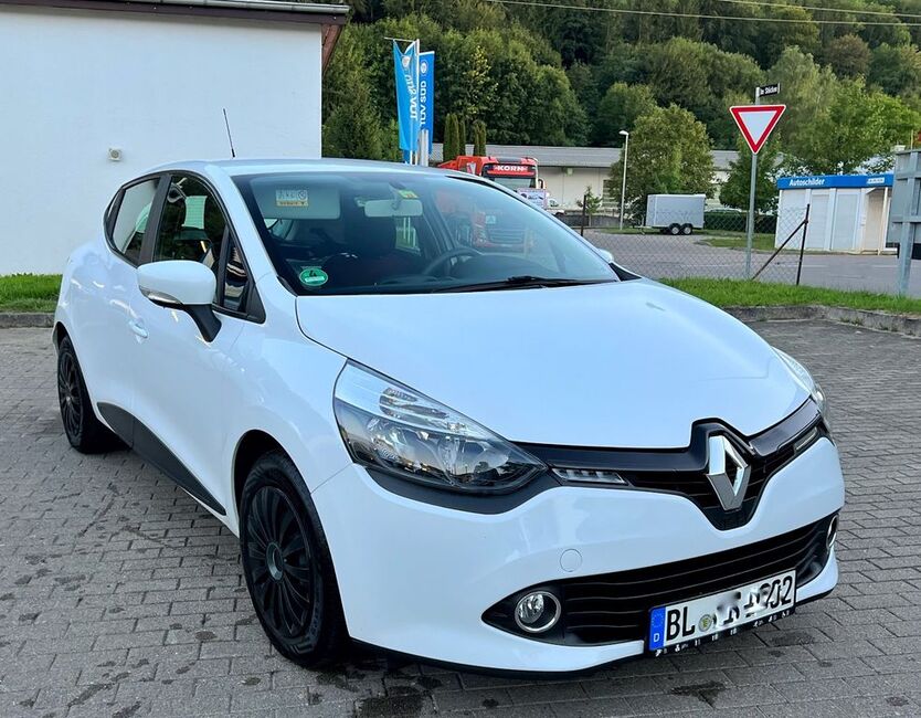 Renault Clio 165.000 km 4.950 € Stuttgart 70435