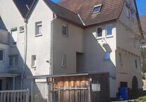 Großes Wohnhaus zur Miete mit 3 Wohnungen