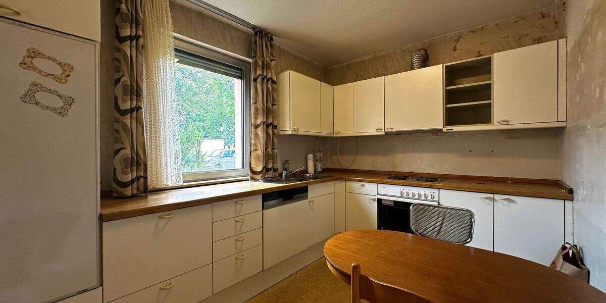 Mehrfamilienhaus, Wohnhaus Stuttgart Obertürkheim - 8 Zimmer, 130 m&sup2;, 460.000&euro; | Angebot:24140632