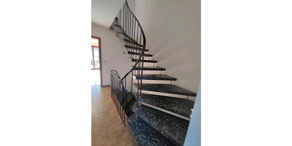 Doppelhaushälfte Leonberg - 6 Zimmer, 146 m&sup2;, 500.000&euro; | Angebot:27122748