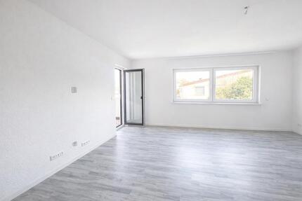 Wohnung Esslingen am Neckar Pliensauvorstadt - 3 Zimmer, 75 m&sup2;, 1.300&euro; | Angebot:26315104