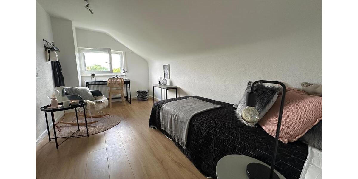 Dachgeschoßwohnung Ditzingen - 2.5 Zimmer, 52 m&sup2;, 950&euro; | Angebot:26315108