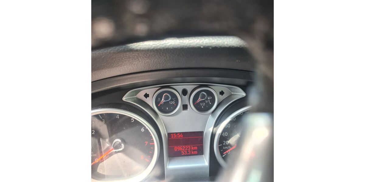 Ford Focus 96.223 km 3.900 &euro; Leinfelden-Echterdingen 70771