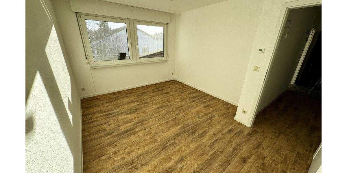 Etagenwohnung Leinfelden-Echterdingen Musberg - 4 Zimmer, 130 m&sup2;, 1.700&euro; | Angebot:24233940