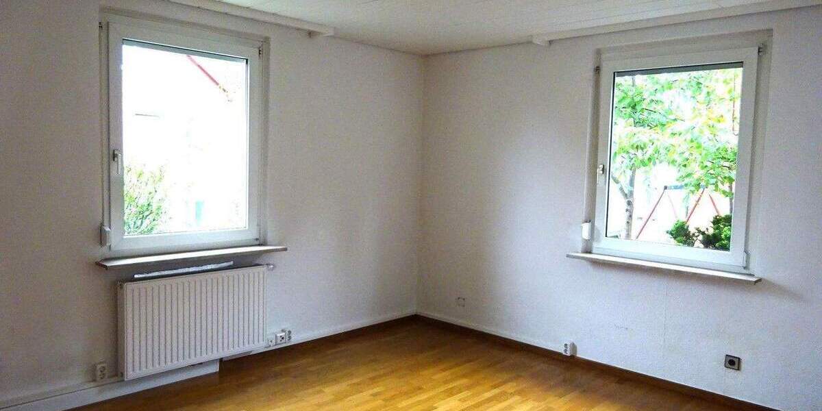 Einfamilienhaus Esslingen am Neckar (Oberesslingen) Oberesslingen - 8 Zimmer, 183 m&sup2;, 639.000&euro; | Angebot:25144407