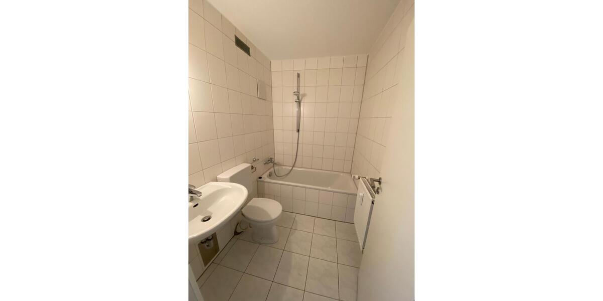 Etagenwohnung Esslingen am Neckar Oberesslingen - 1 Zimmer, 28 m&sup2;, 394&euro; | Angebot:25143657