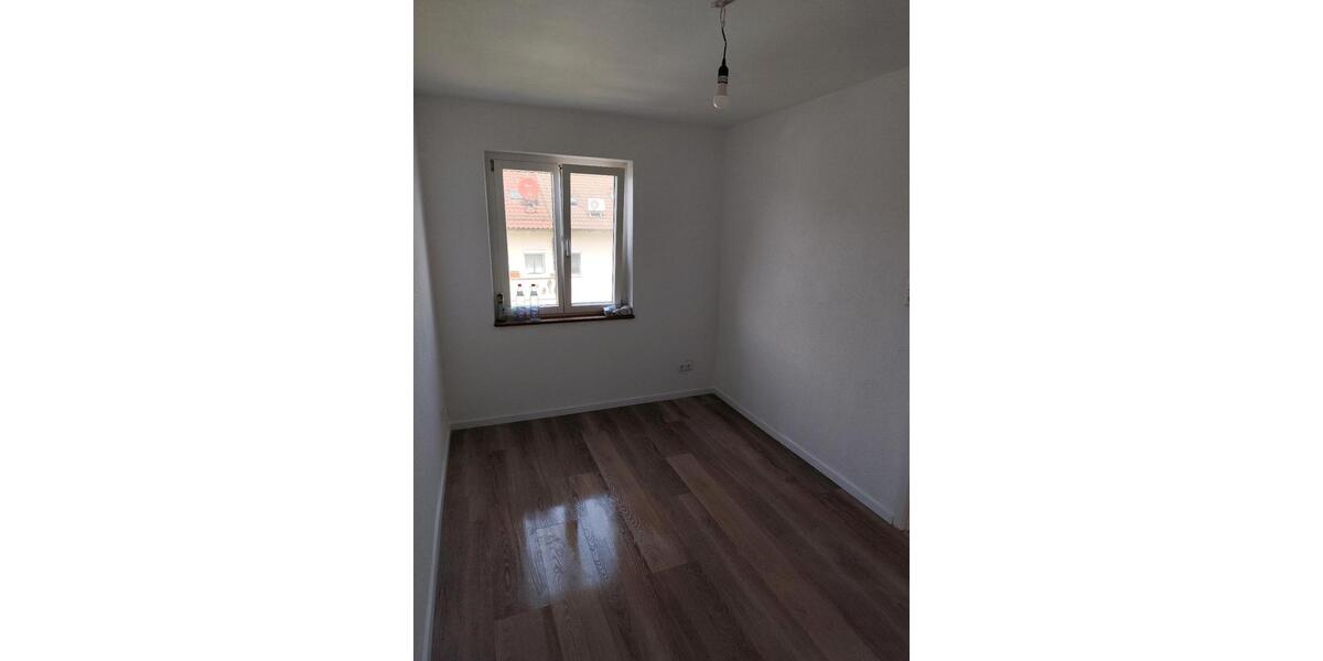 Reihenhaus Esslingen am Neckar Pliensauvorstadt - 4 Zimmer, 106 m&sup2;, 1.450&euro; | Angebot:26611083