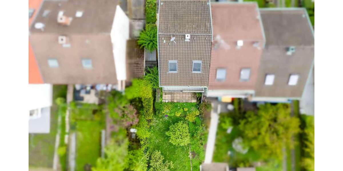 Haus zum Kaufen in Stuttgart 695.000 € 192.6 m² 5 zimmer