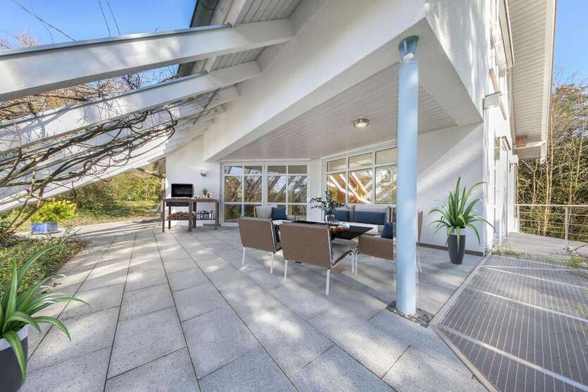 Haus zum Kaufen in Grafenau 1.700.000 € 357 m²