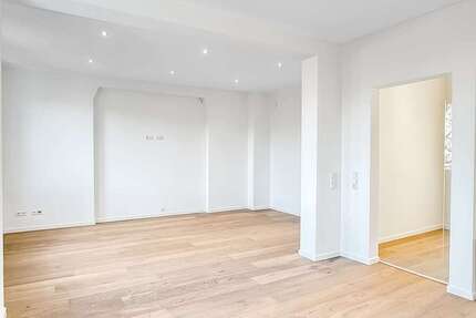 Wohnung zum Kaufen in Stuttgart 420.000 € 90 m² 5 zimmer