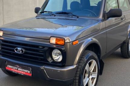 Lada Niva 72.000 km 9.490 &euro; Backnang 71522
