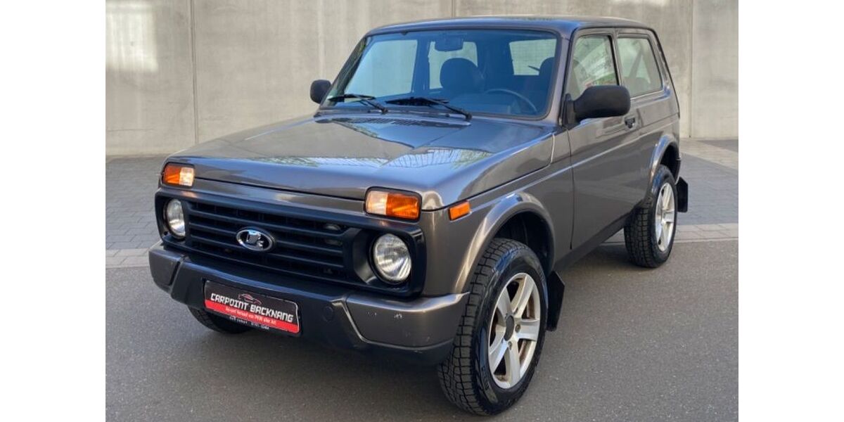 Lada Niva 72.000 km 9.490 &euro; Backnang 71522