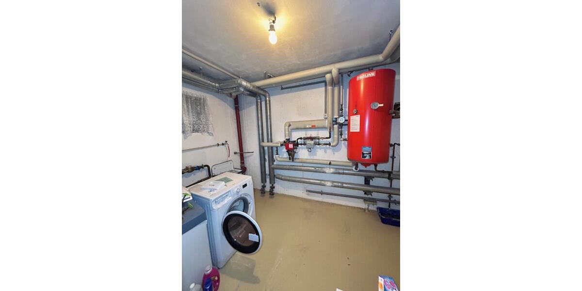 Einfamilienhaus Stuttgart Mühlhausen - 7 Zimmer, 185 m&sup2;, 650.000&euro; | Angebot:24756172