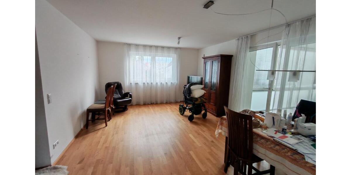 Etagenwohnung Esslingen am Neckar Hegensberg - 4 Zimmer, 90 m&sup2;, 1.200&euro; | Angebot:25959556