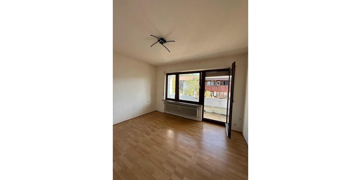 Etagenwohnung Stuttgart Lehen - 3 Zimmer, 77 m&sup2;, 800&euro; | Angebot:26561070