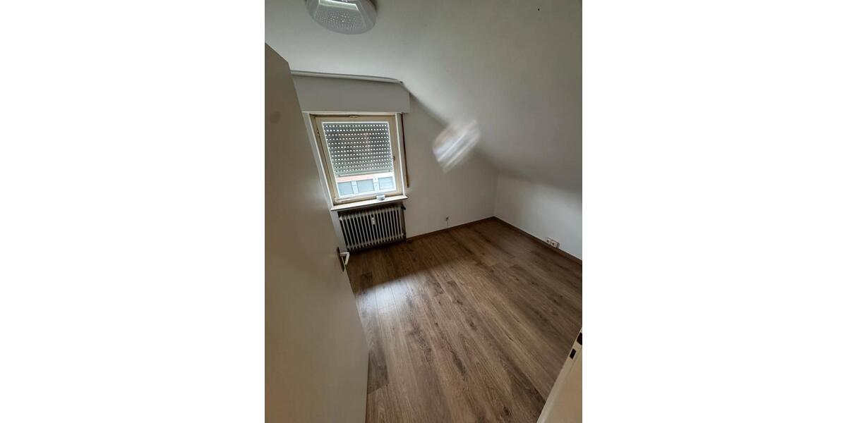 Dachgeschoßwohnung Stuttgart Hedelfingen - 3 Zimmer, 60 m&sup2;, 700&euro; | Angebot:26320975